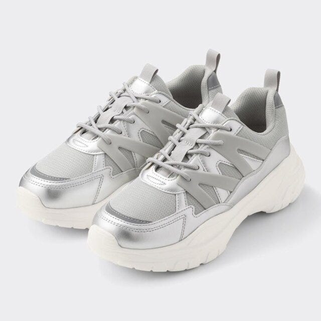 GU　ショート丈ジャケット×カーゴパンツ　今っぽコーデ　asuke　イラスト　ボリュームソールメッシュスニーカー