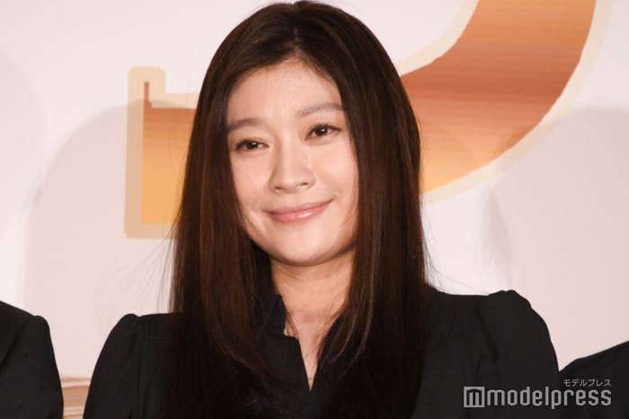 篠原涼子(C)モデルプレス