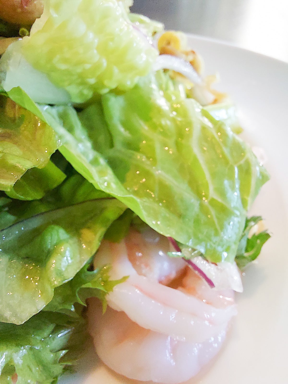 「エビとレモングラスのエスニックヌードルサラダ」／「Galaxy A51 5G」マクロカメラで撮影