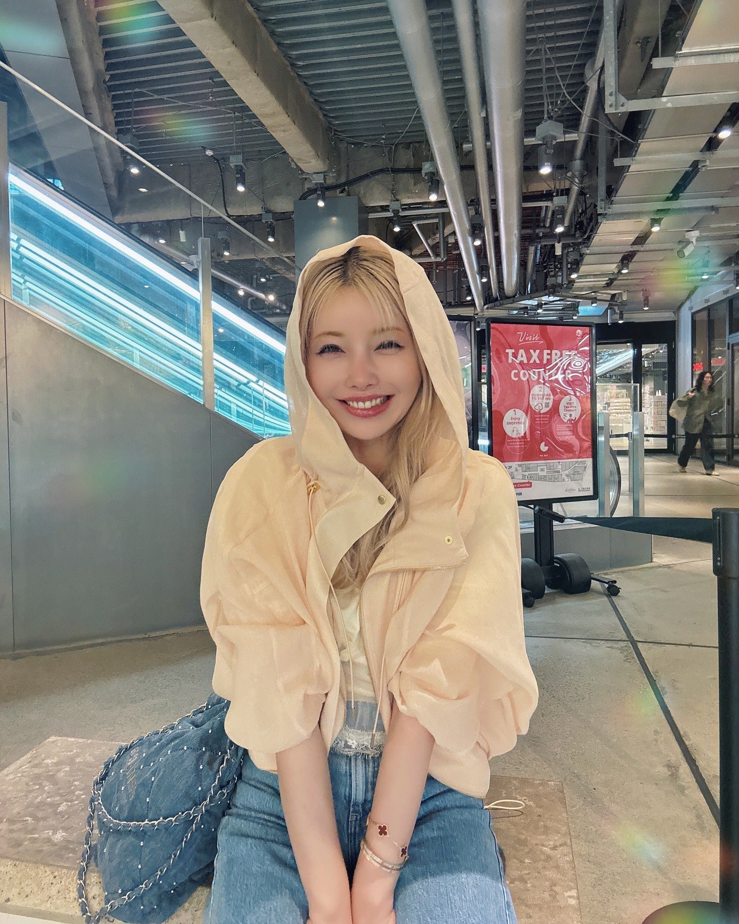 レイザーラモンHGの妻・住谷杏奈、17歳息子顔出し 家族4ショットに反響「大きくなった」「好青年」