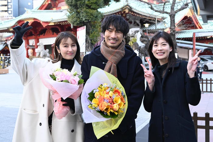 矢田亜希子、眞島秀和、中田青渚(C)読売テレビ