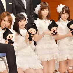 左から:高橋みなみ、渡辺麻友、島崎遥香、川栄李奈