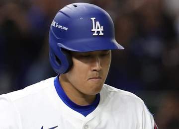 大谷翔平 ABSチャレンジで判定覆りスタンドが異様などよめき 一転して追い込まれる→二ゴロ併殺打に