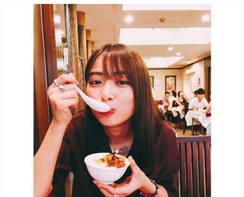 内田理央、“彼女感”溢れる食事ショット「可愛すぎ」「たまらない」と話題に