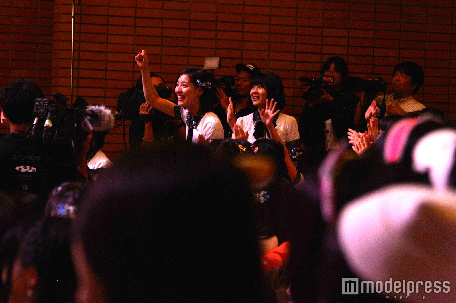 突然の発表に動揺する会場 （C）モデルプレス