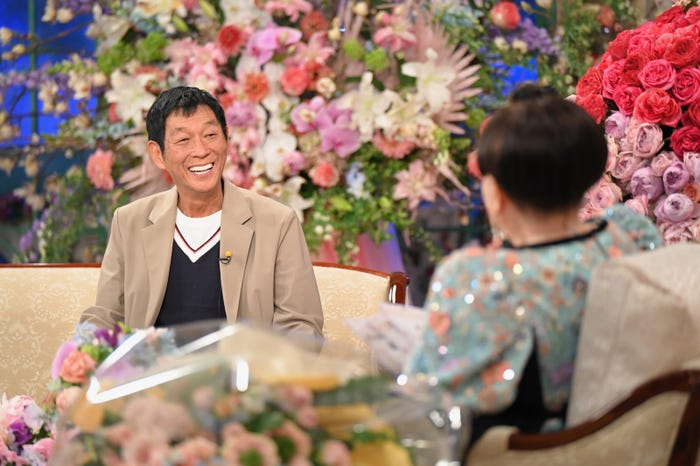 明石家さんま、黒柳徹子(C)テレビ朝日