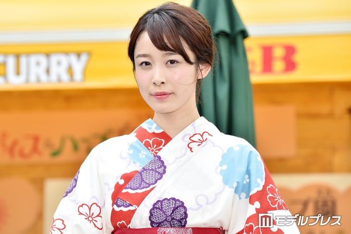 TBS良原安美アナ、色白美脚輝くミニスカ姿「スタイル良すぎ」「私服オシャレ」と反響