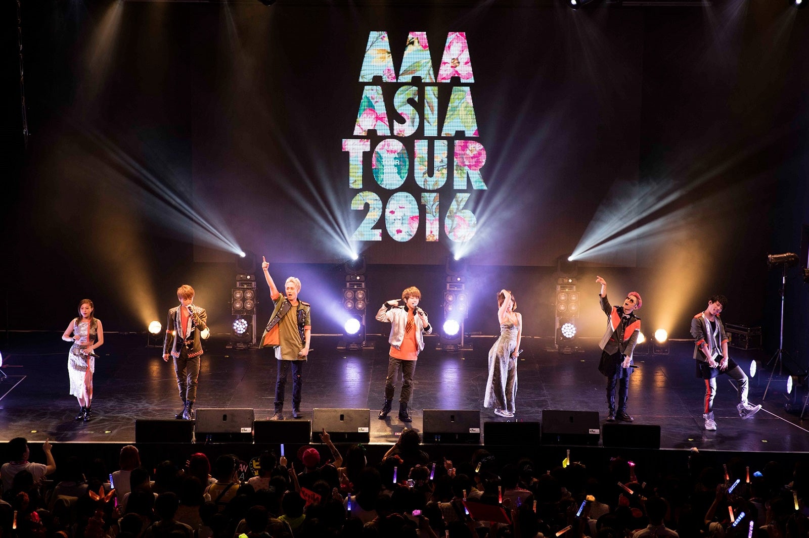 AAAを徹底網羅 ファン垂涎セットリストでアジアツアー開幕 - モデルプレス