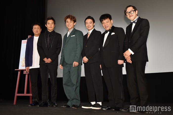 ドラマ『Jimmy~アホみたいなホンマの話~』舞台あいさつ(左から)光野道夫監督、小出恵介、中尾明慶、尾上寛之、ジミー大西、六角慎司(C)モデルプレス