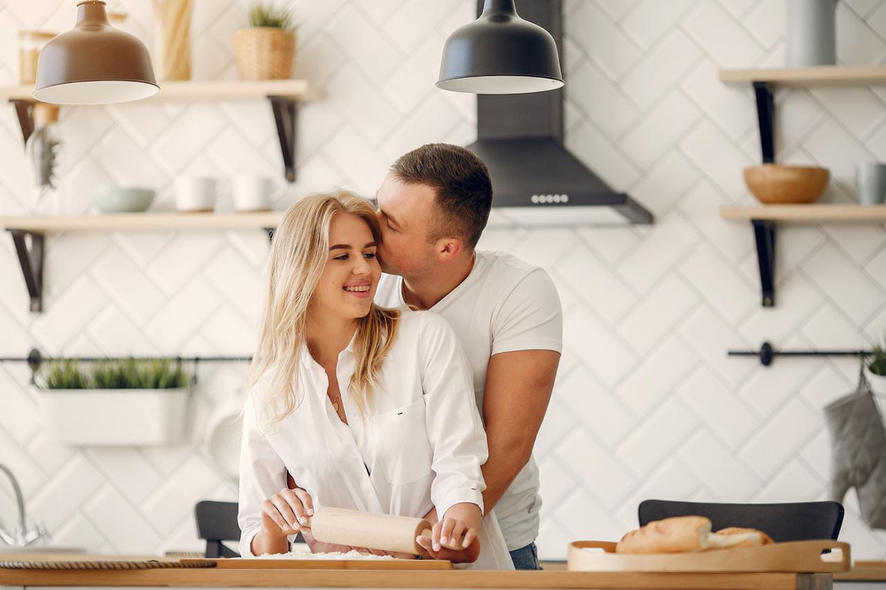 君が大好きすぎるんです 彼女に ベタぼれ してる男性の傾向を徹底検証 モデルプレス