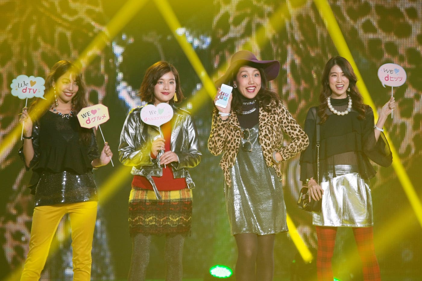 NTTドコモのスペシャルステージの様子(画像提供;神戸コレクション)