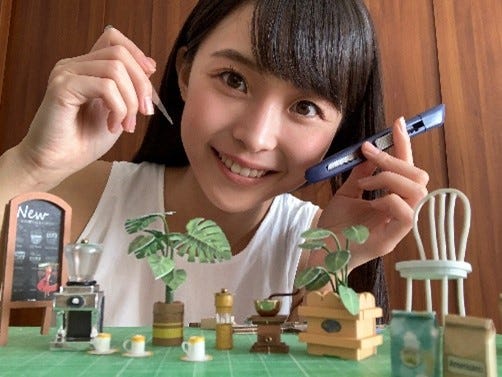 休みの日には大好きなミニチュア作りを(提供写真)
