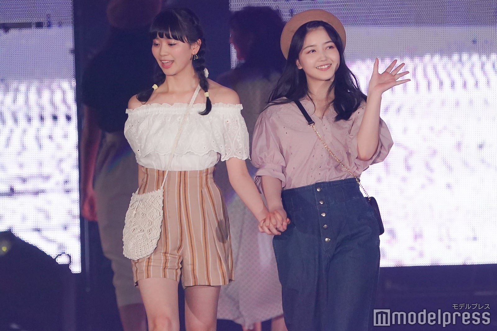 坂井仁香、久保史緒里 （C）モデルプレス