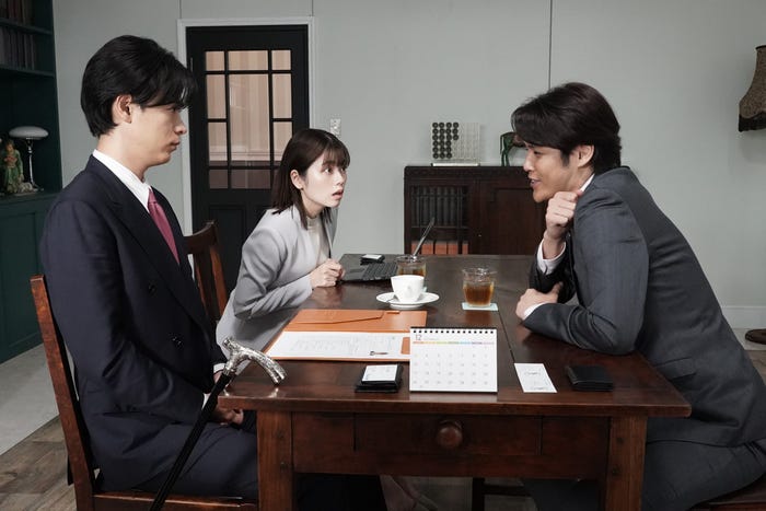 (左から)成田凌、小芝風花、宮野真守「転職の魔王様」第6話より(C)カンテレ