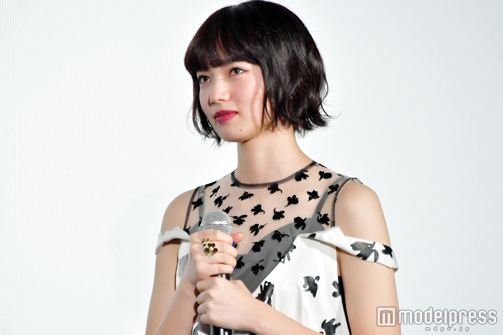 Hey! Say! JUMP知念侑李、サプライズに号泣 中川大志、小松菜奈