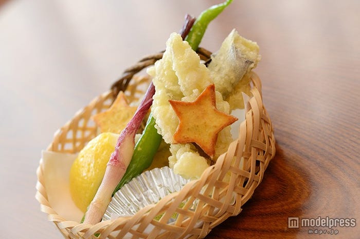 天麩羅盛り合わせ(鱧、茄子、甘長唐辛子、葉生姜、さつま芋)