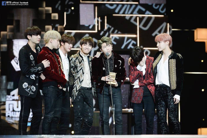 初の「MAMA」大賞(2016年)/BTS公式Facebookより