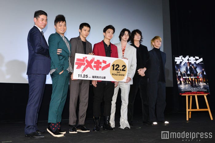 (左から)山口義高監督、佐田正樹、山田裕貴、健太郎、柳俊太郎、カナタタケヒロ、タナカヒロキ(C)モデルプレス