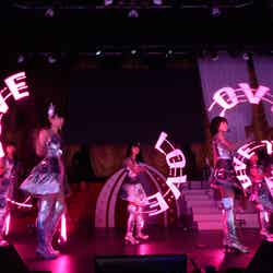 「LOVE TRIP」／「第6回 AKB48紅白対抗歌合戦」（C）AKS