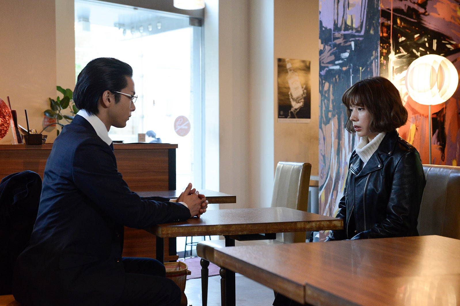 中村倫也、仲里依紗／「ホリデイラブ」第3話より（C）テレビ朝日