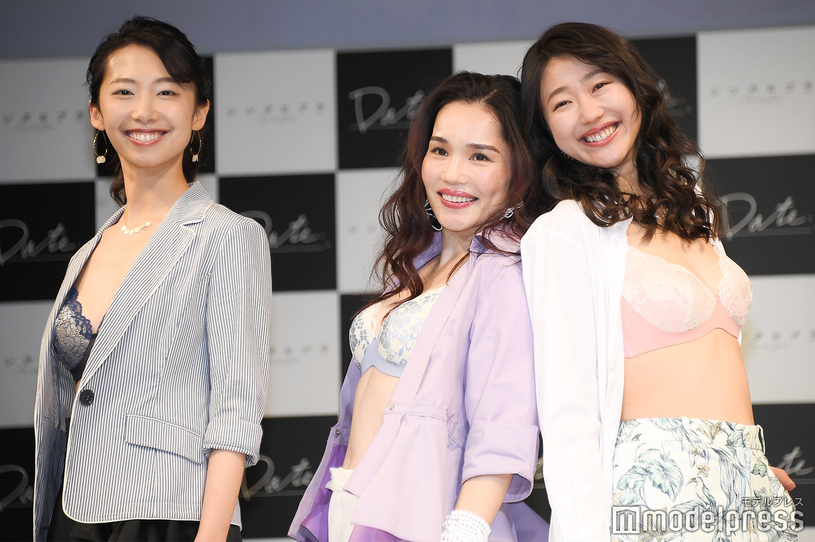 平野ノラ（中央）（C）モデルプレス