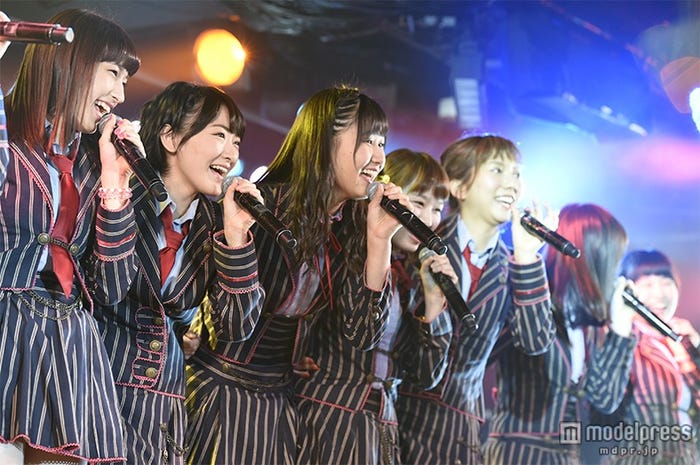 生駒里奈がAKB48としてラストパフォーマンス(C)AKS