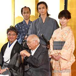（前列左から）中村伊知哉（京都国際映画祭実行委員長）、中島貞夫監督（後列左から）木村了、高良健吾、多部未華子（C）モデルプレス