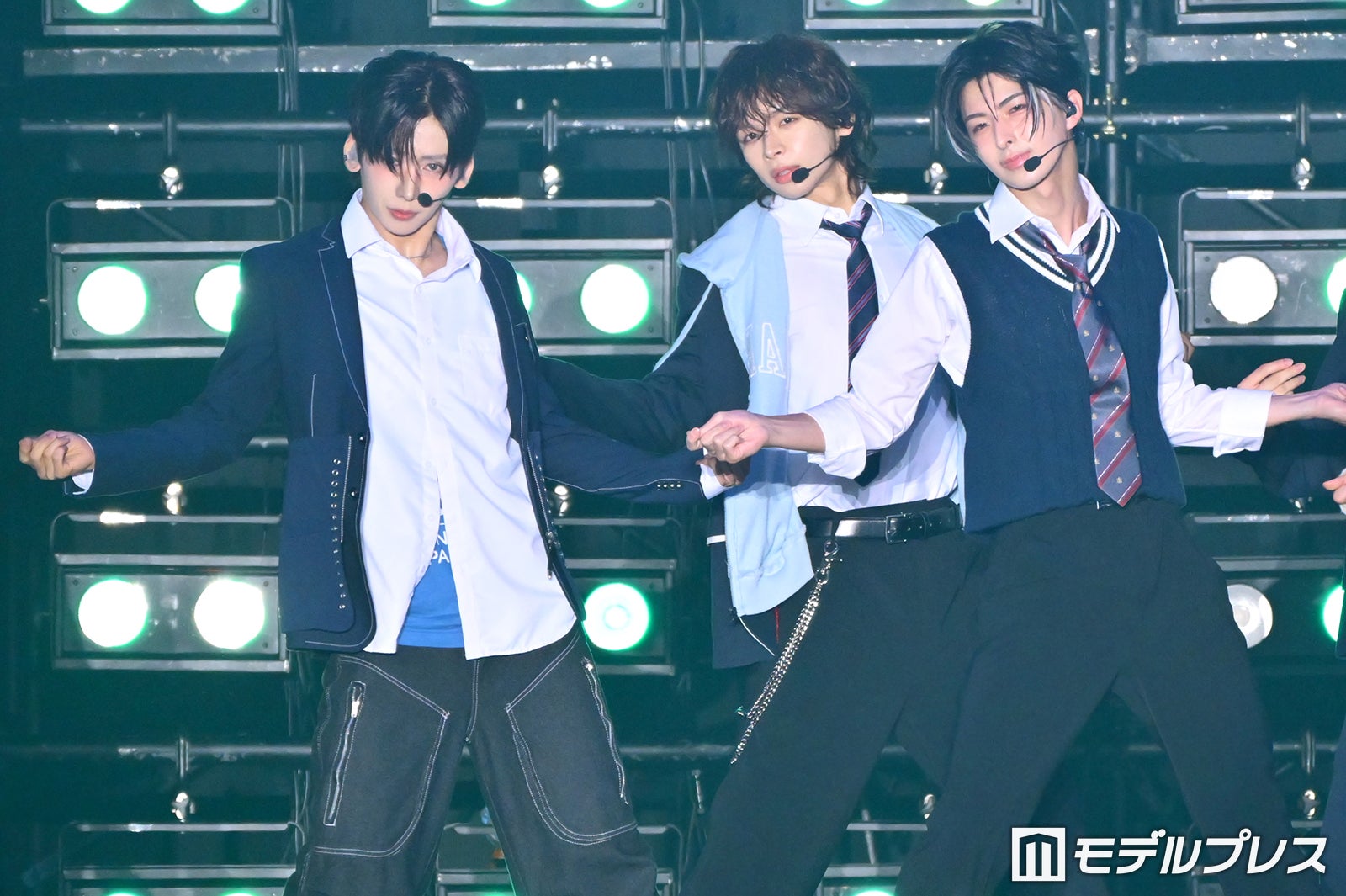 TAGRIGHT＆YUMEKI（ユメキ）制服姿でコラボ 学園寸劇→キレキレダンスのギャップで魅了【関コレ2026A/W】