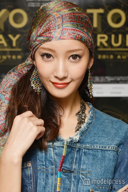 「東京ランウェイ2013 AUTUMN／WINTER」に登場した菜々緒