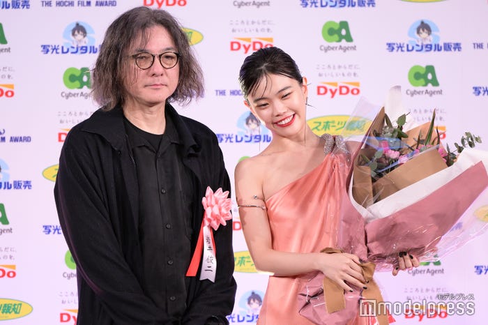 岩井俊二監督、アイナ・ジ・エンド(C)モデルプレス