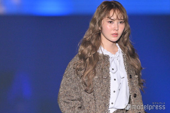 加藤史帆(C)モデルプレス