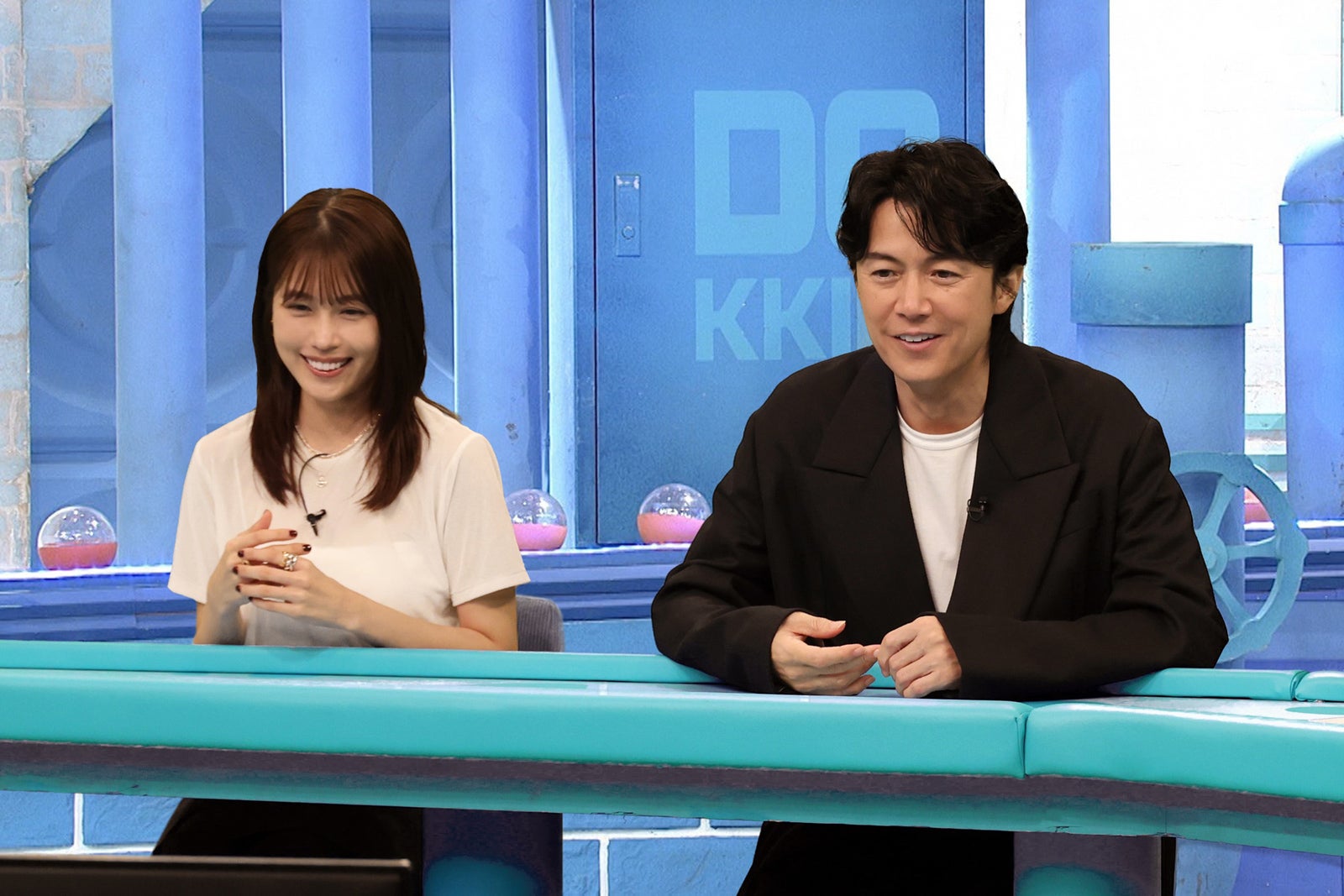 （左から）有村架純、福山雅治（C）フジテレビ