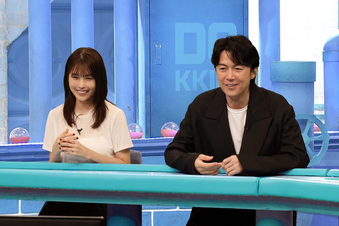 (左から)有村架純、福山雅治(C)フジテレビ