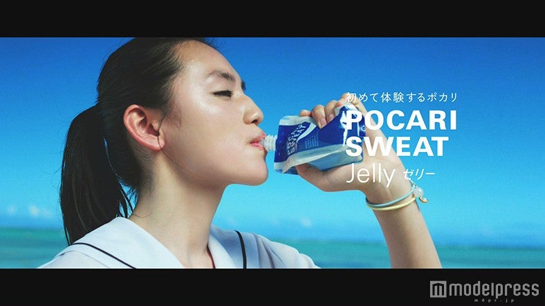 八木莉可子／新CM「青い夢」篇より