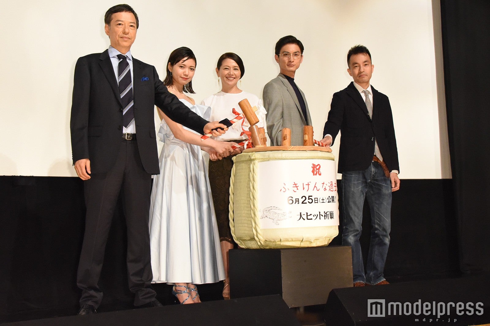 （左から）板尾創路、二階堂ふみ、小泉今日子、高良健吾、前田司郎監督（C）モデルプレス