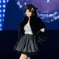 3万人の黄色い声援を浴びながらランウェイを歩く香里奈