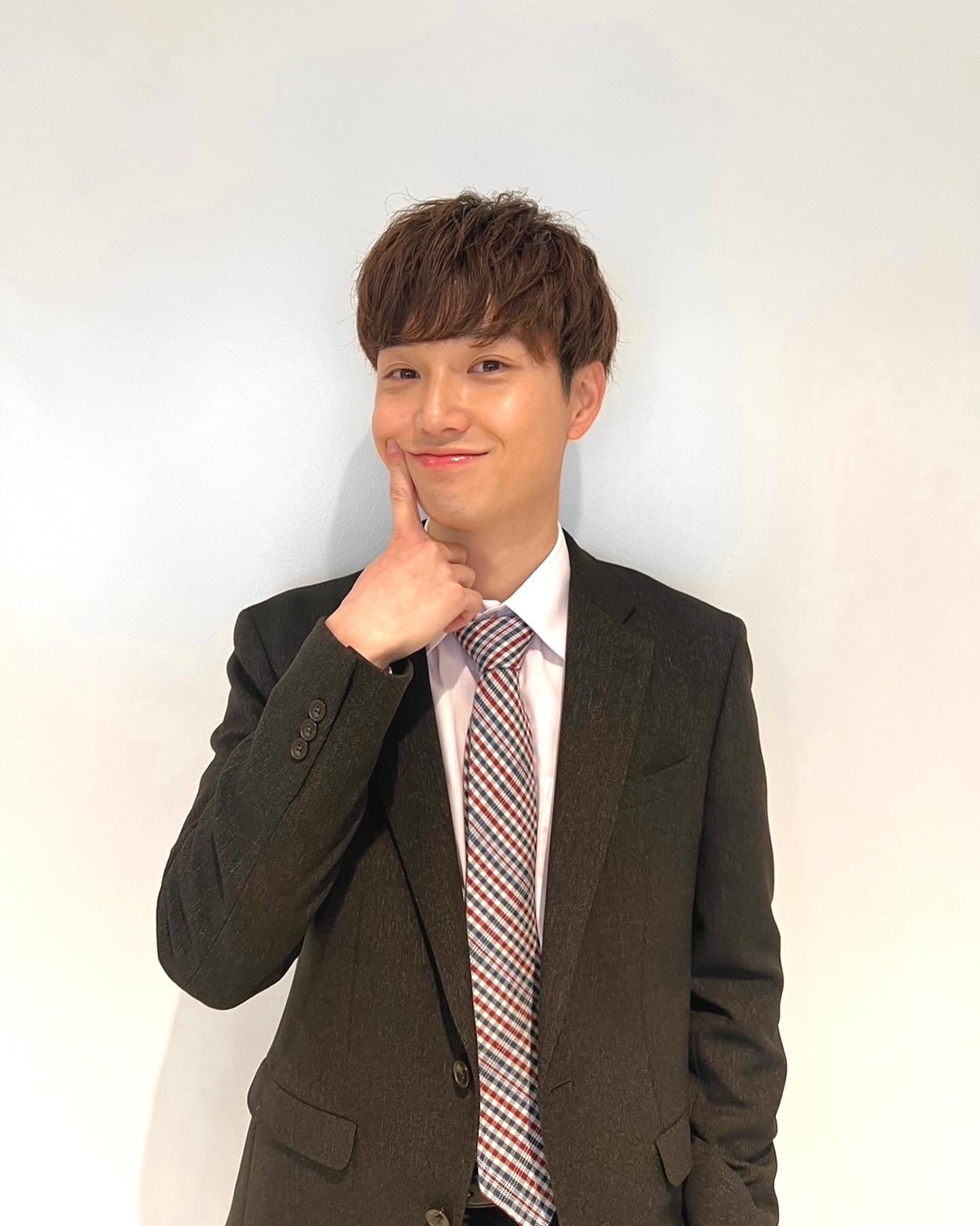 「Eye Love You」絃瀬聡一、韓国旅行の2ショット“匂わせ”に注目集まる「もしかしてテオくん？」「感動の再会」