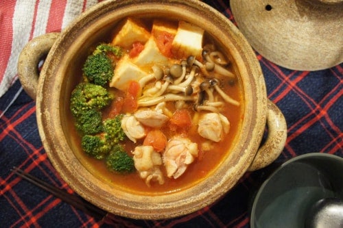 女鶏肉と厚揚げのトマト鍋性の美肌づくりを応援するWebマガジン|Life &BeautyReport