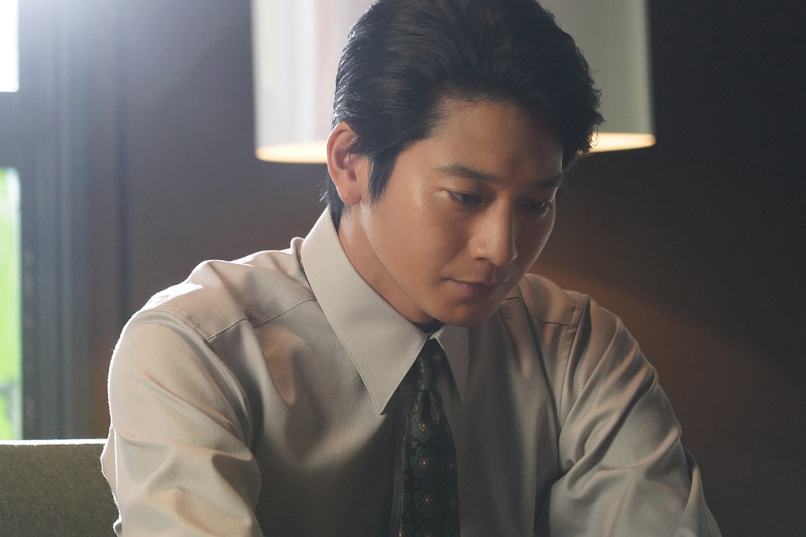 向井理／「悪女（わる）～働くのがカッコ悪いなんて誰が言った？～」第4話より（C）日本テレビ