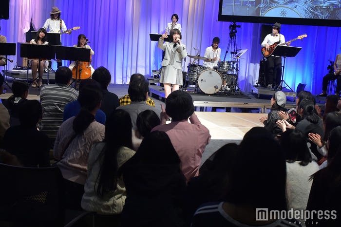 吉田凜音(C)モデルプレス