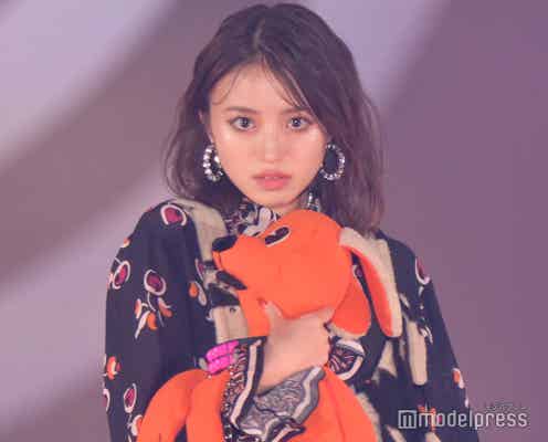香音、スラリ美脚披露 大人キュートなランウェイで圧倒<GirlsAward 2022 A/W>