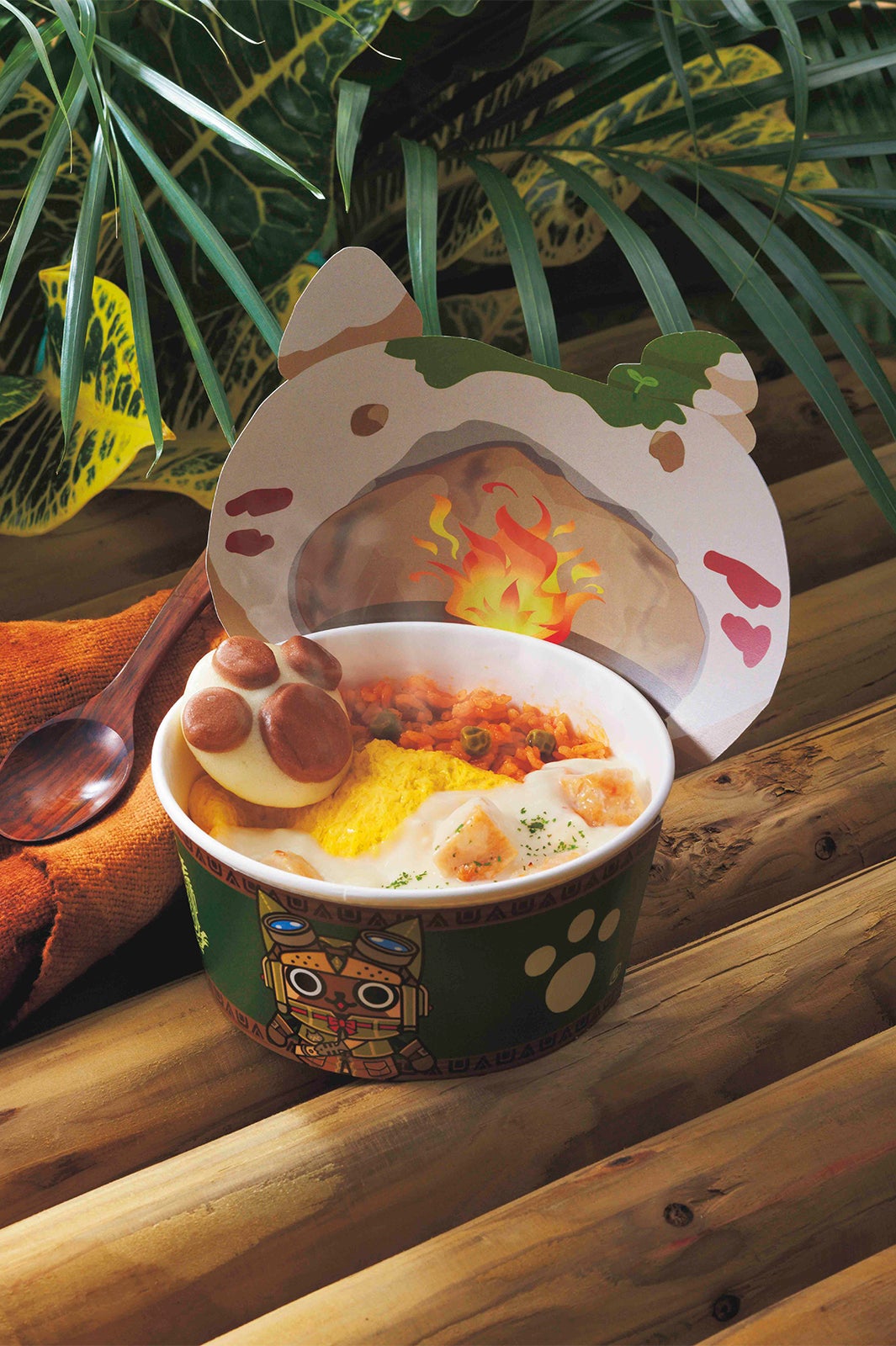 アイルーの肉球オムライス～ホワイトソース～／画像提供：ユニバーサル・スタジオ・ジャパン