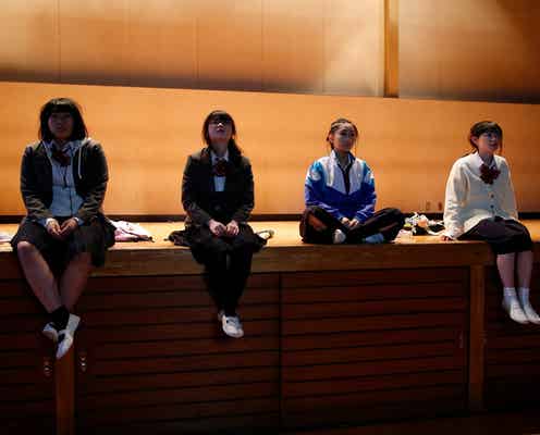 福原遥・玉城ティナら“ブラックな本音”が炸裂?<女々演>