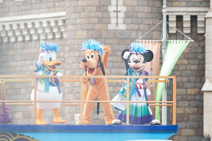 夏ディズニー今年の びしょ濡れ ショーもすごい 初お披露目 新ミュージカルショーは感動の連続 モデルプレス