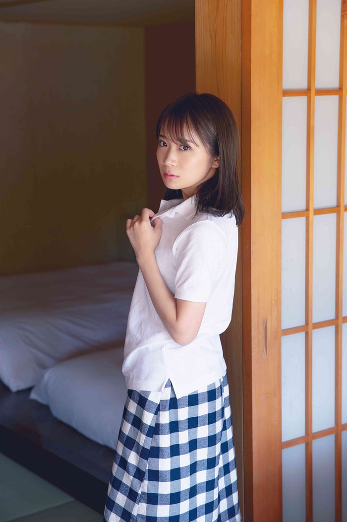 乃木坂46 秋元真夏2nd写真集「しあわせにしたい」通常版ひ 裏表紙/撮影:倉本GORI(発売:竹書房)