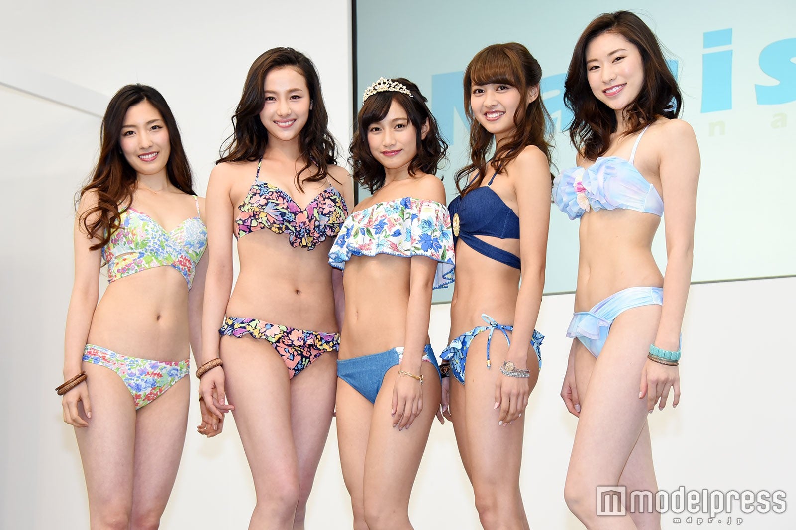 （左から）砂田早紀、海老沼さくら、武田あやな、松元絵里花、島田七実（C）モデルプレス