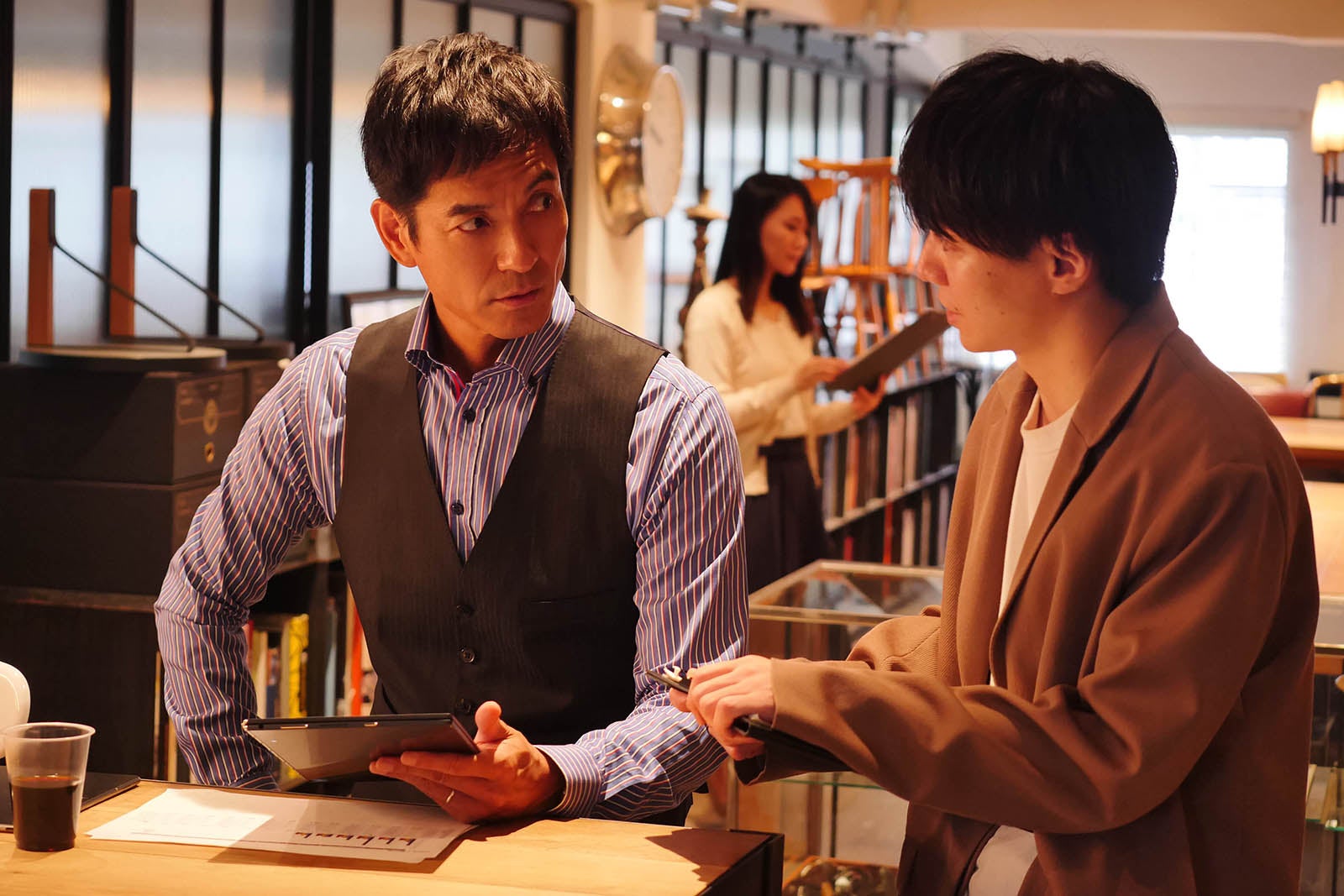 （左）沢村一樹（C）フジテレビ