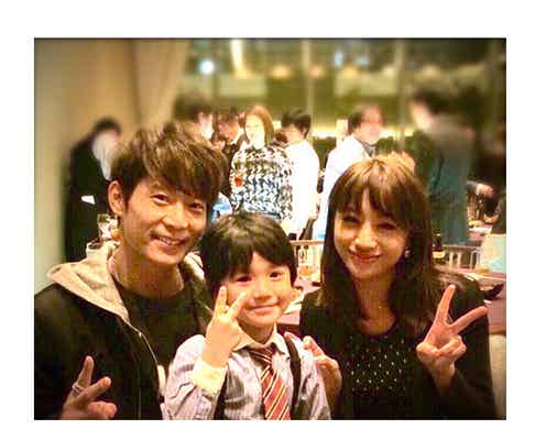高橋メアリージュン、EXILE黒木啓司&“愛息子”3ショット公開で「会いたいよ~」