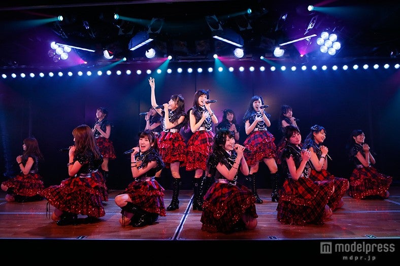 「ド～なる？！ド～する？！AKB48」公演より（C）AKS