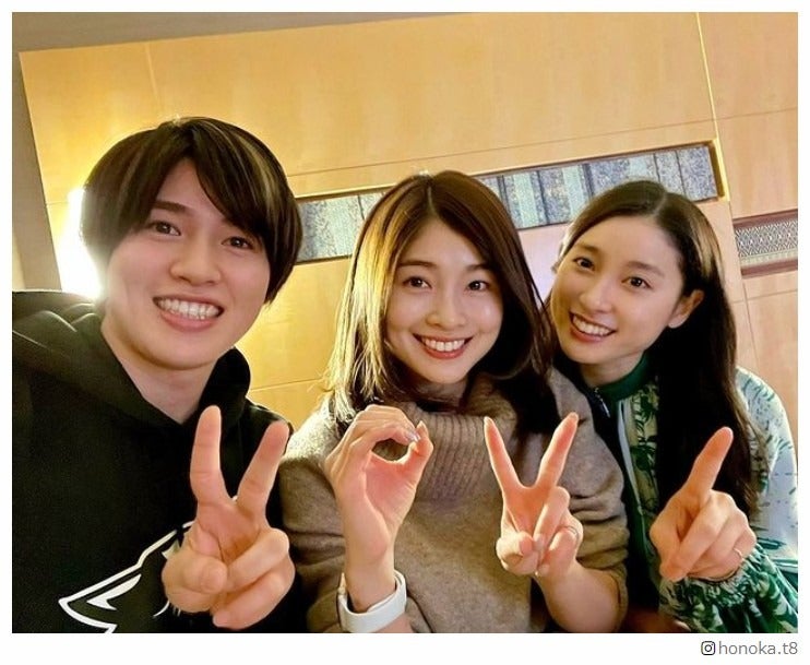 土屋炎伽＆太鳳＆神葉、3姉弟集合の新年ショット「美男美女すぎて眩しい」と話題